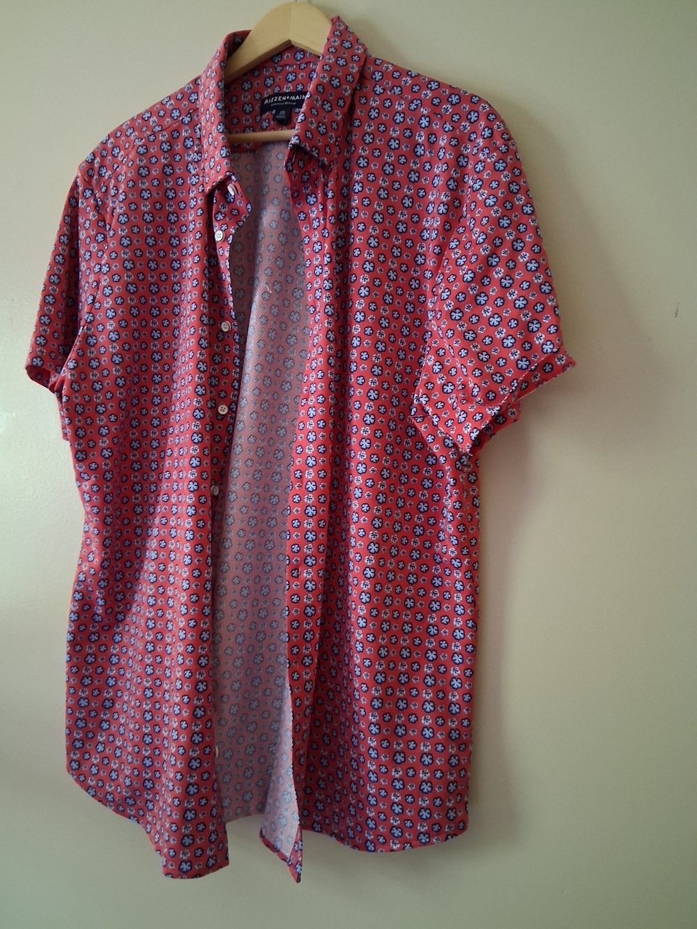 Mizzen+Main Red Short Sleeve Button-Down Shirt with Navy & White Micro Print
